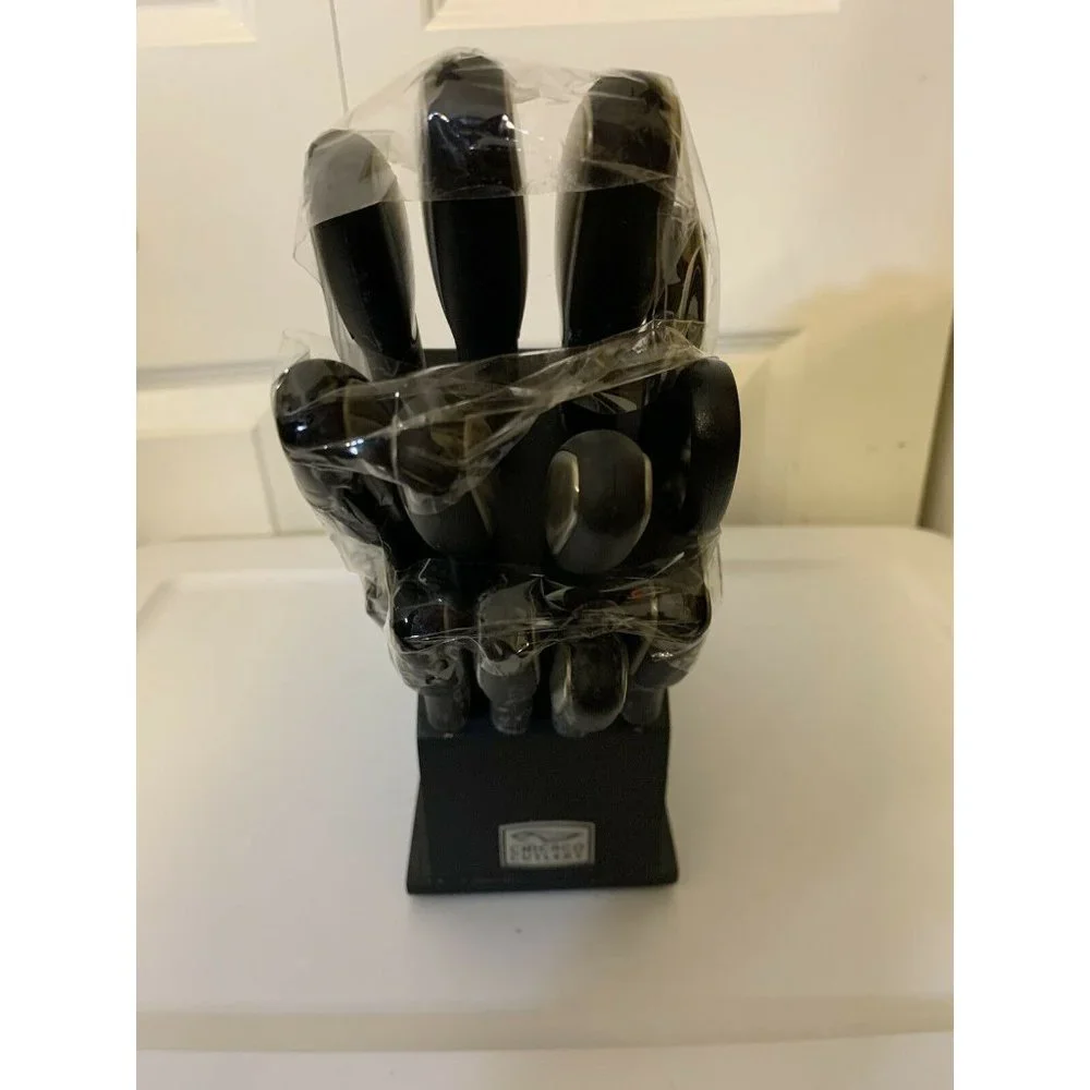 11-Piece CHICAGO CUTLERY‎ KNIFE SET & STURDY STORAGE BLOCK black